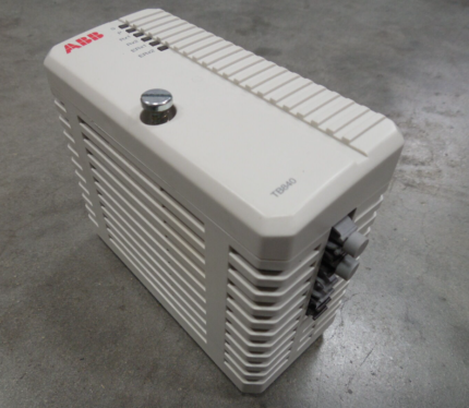 ABB TB840 3BSE021456R1 Modulebus Cluster Modem – industrial communication interface for automation systems.